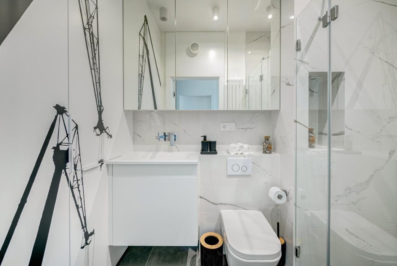 The Black Crane Apartment Danzica Esterno foto